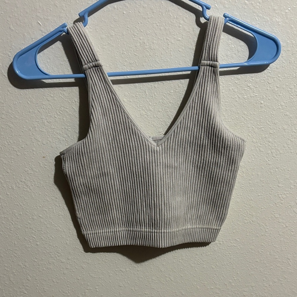 Zenana Outfitters Ribbed V-Neck Crop Top in Gray